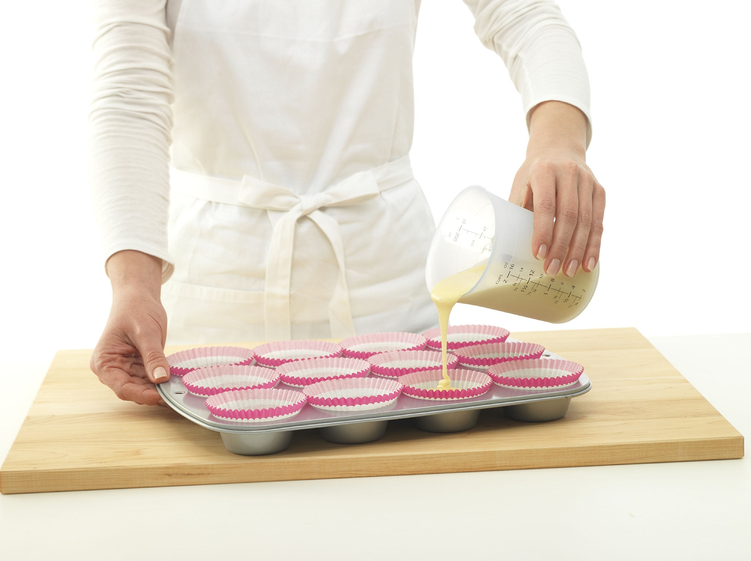 iSi Basics, taza medidora de silicona flexible de 2 tazas para porciones consistentes.