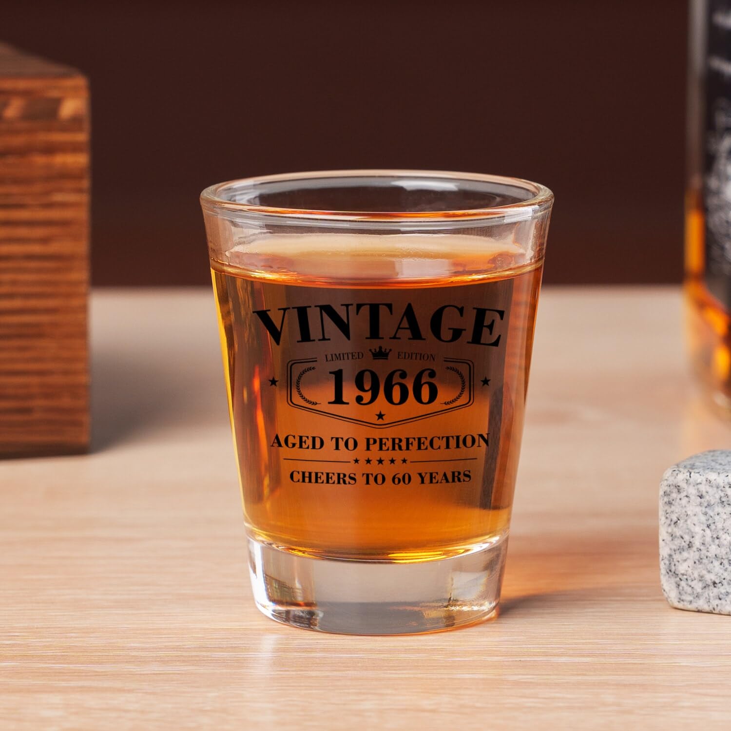 Ithmahco vaso resistente para bourbon y whisky, ideal para brindis.