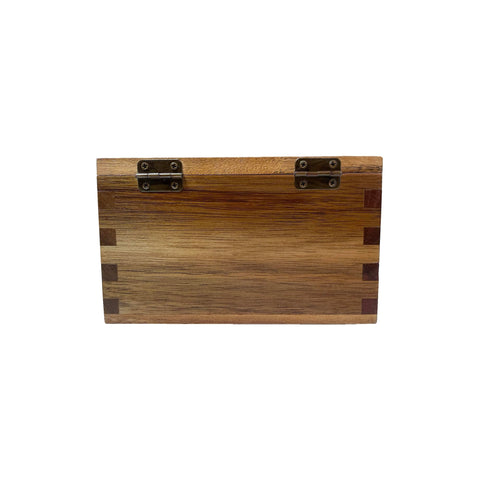 Itomoyo salero de acacia con diseño decorativo para decorar la encimera.