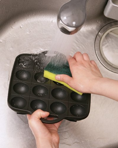 Iwatani Takoyaki Grill Pan Mediano Negro, 16 orificios para Takoyaki uniforme.