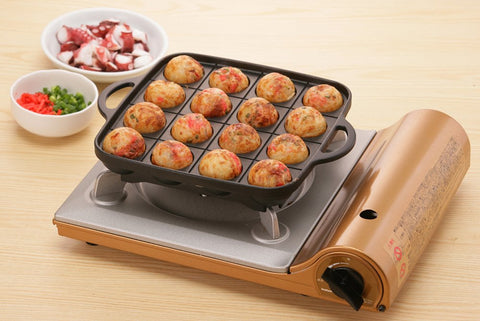 Iwatani Takoyaki Grill Pan Mediano Negro, peso ligero para manejar con facilidad.