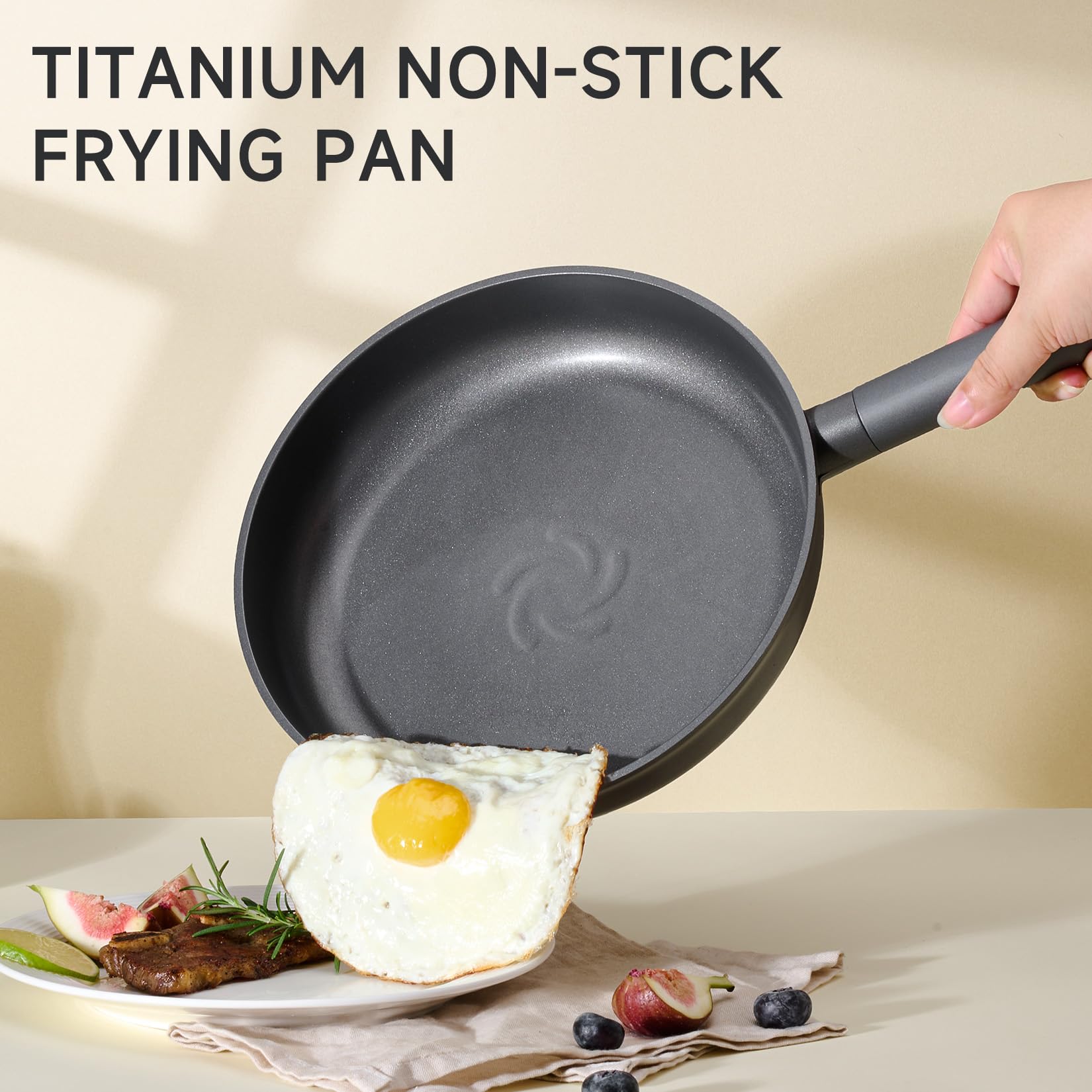Sartén JEETEE con recubrimiento titanio antiadherente para usar menos aceite.
