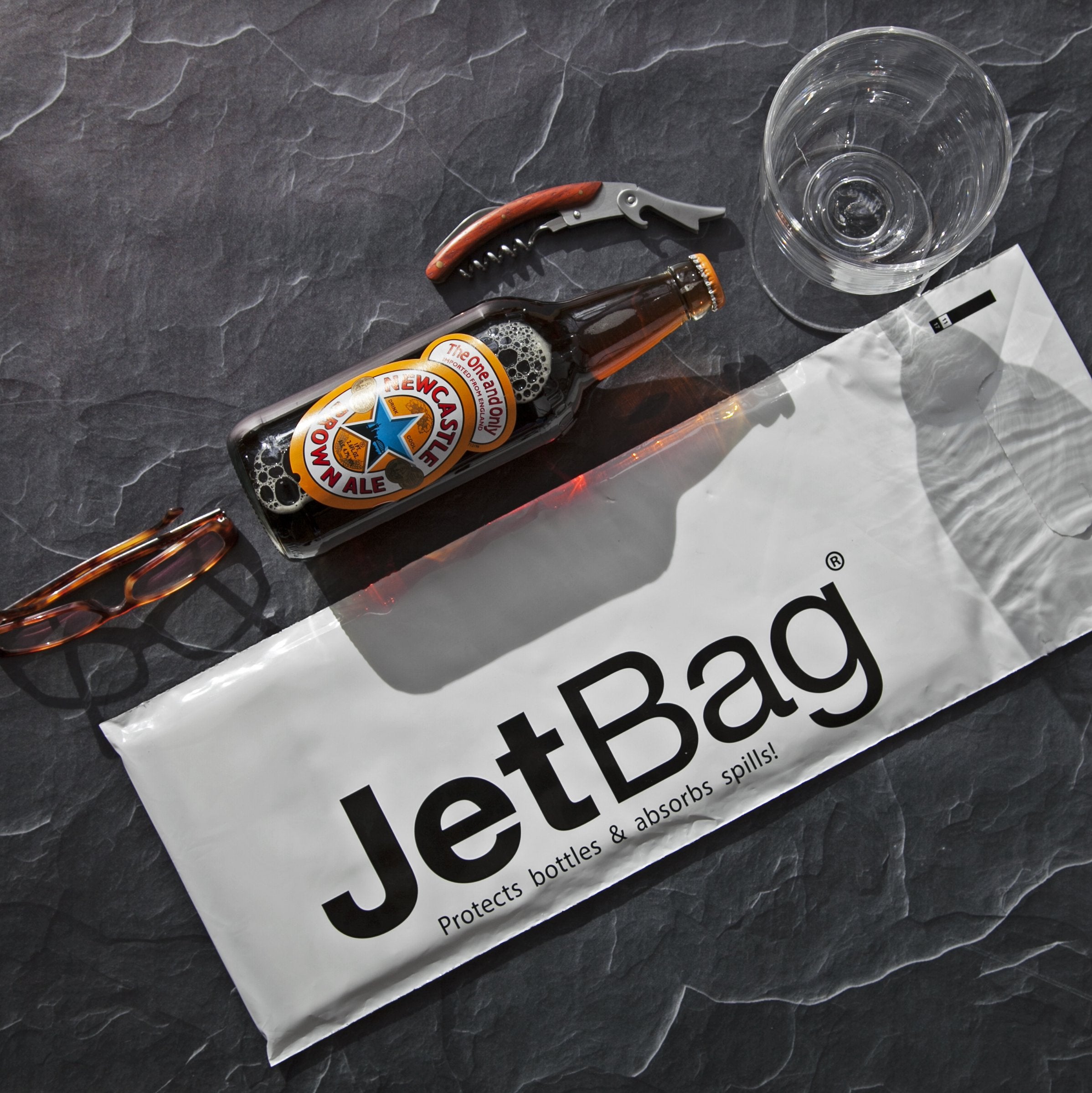 Jet Bag Mono: ligero y fácil de guardar en maleta o coche.