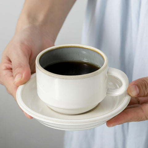 Platillos espresso JIEMEI HOME para servir con estabilidad.