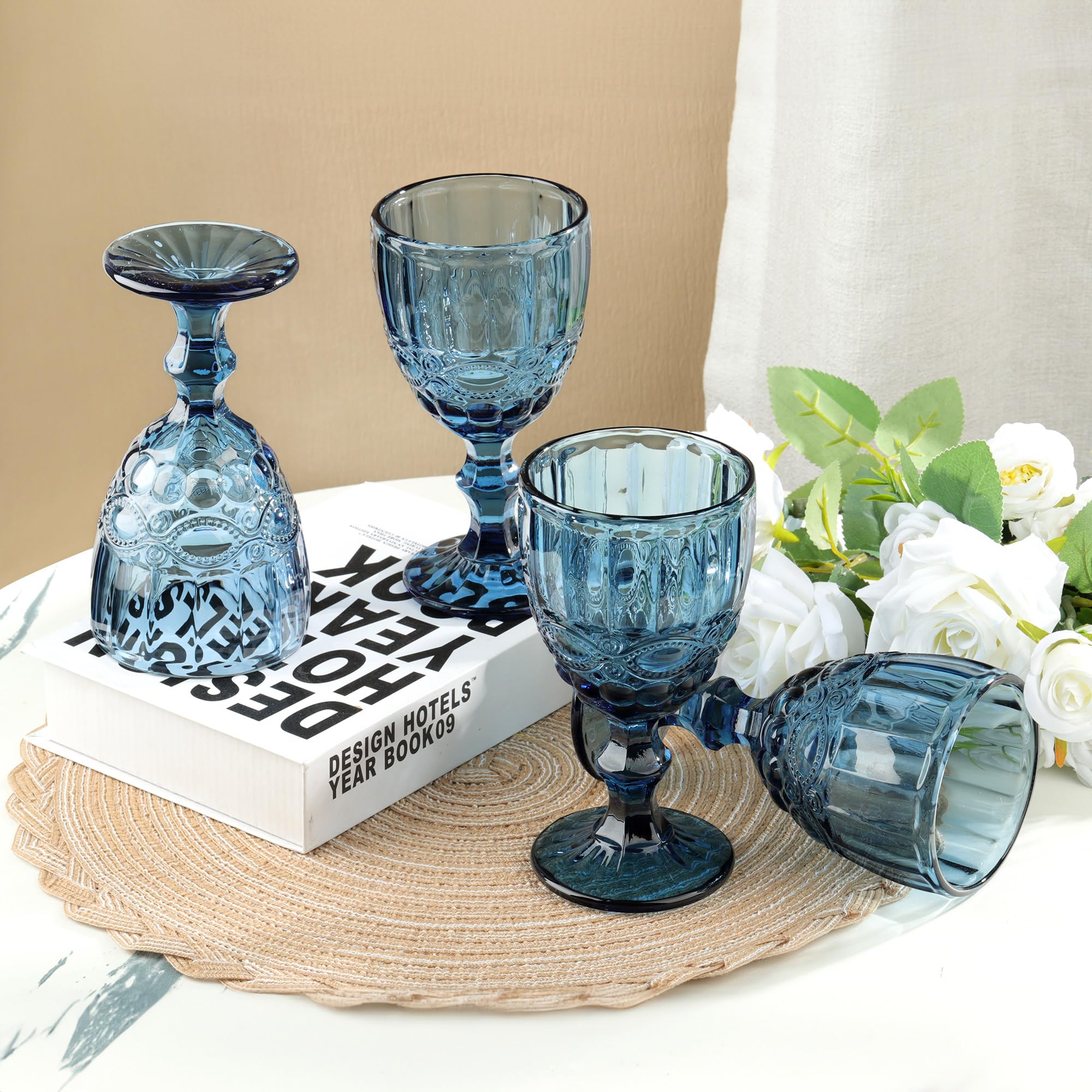 Joeyan copa vino azul tallo esbelto, diseño elegante para brindar.