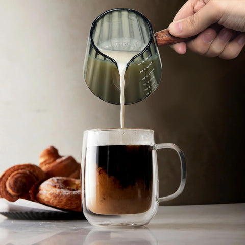 Joeyan jarras medidoras triple con escala, ideal para recetas que requieren precisión.