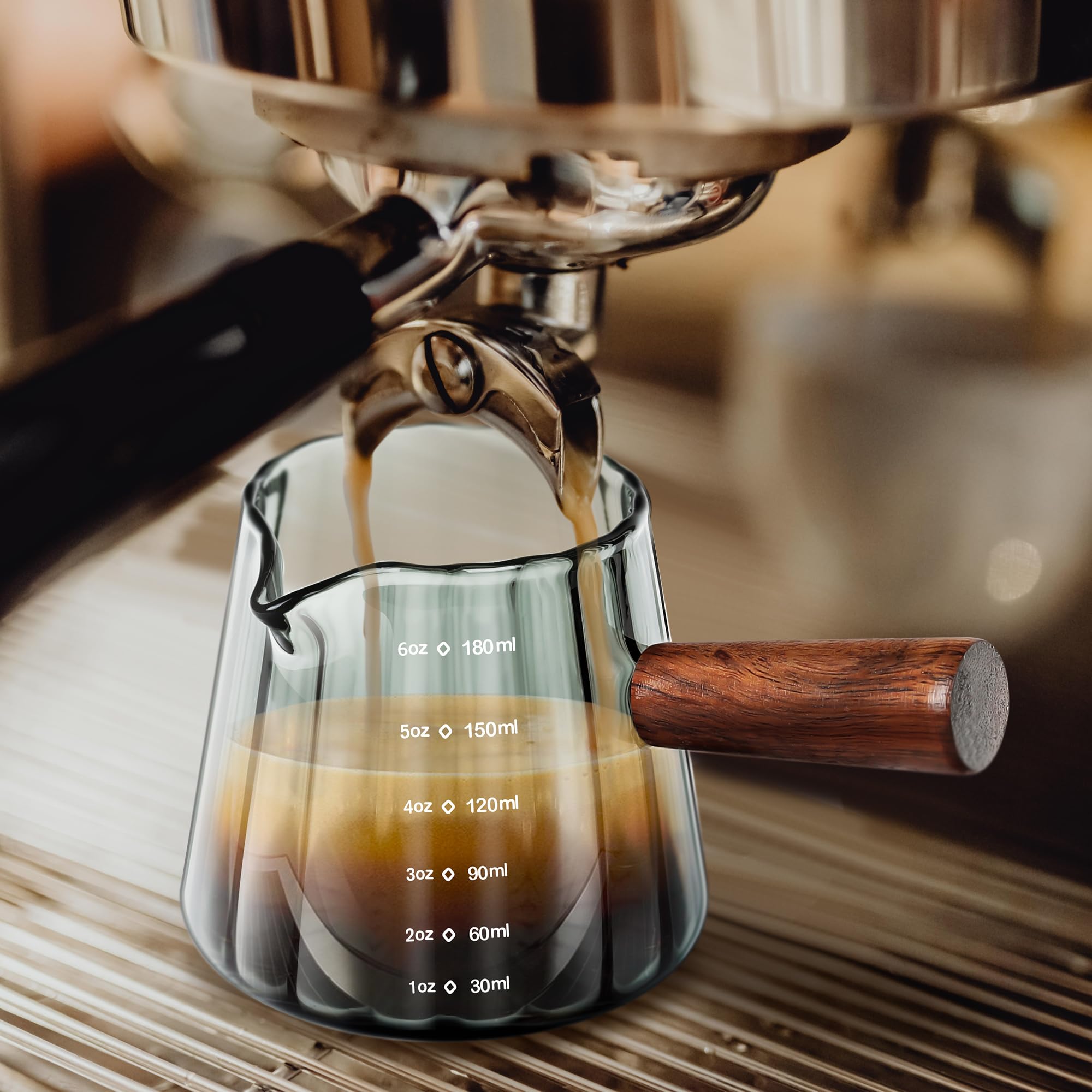 Joeyan vaso de vidrio borosilicato con escala para mediciones claras en la cocina.
