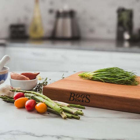 John Boos R-Board diseño robusto para uso diario en cocina.