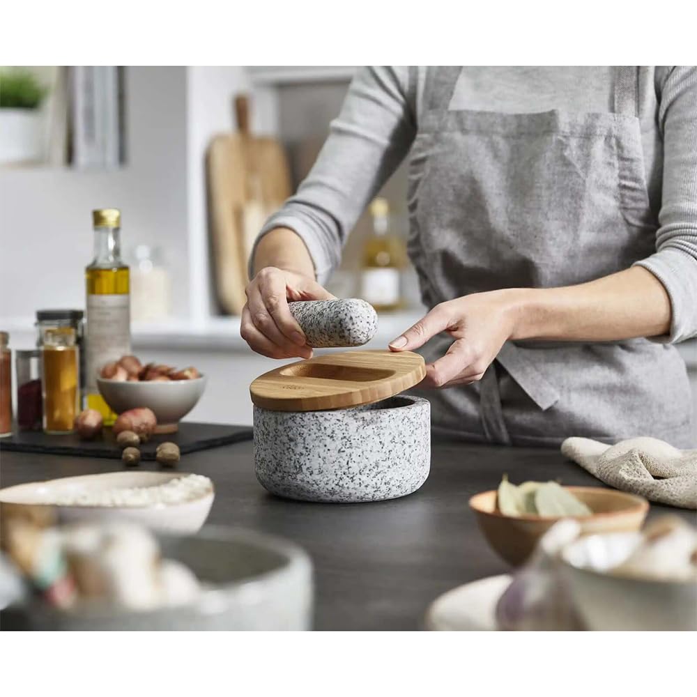 Joseph Joseph Dash: tapa sirve como superficie para ingredientes listos para picar.