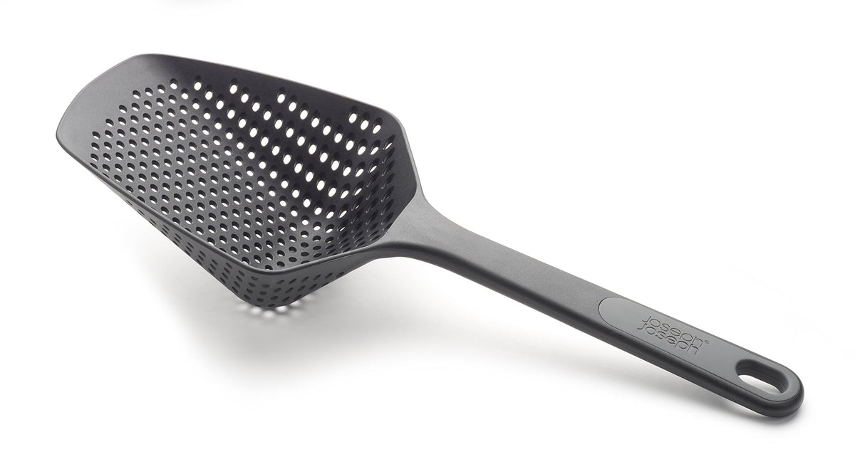 Joseph Joseph Scoop Plus Colander negro, práctico para escurrir desde una olla caliente