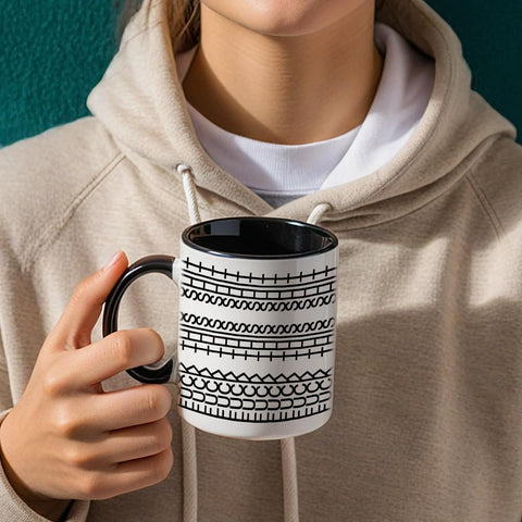 Taza Joy Crafters, apta para bebidas calientes o frías en cualquier momento.
