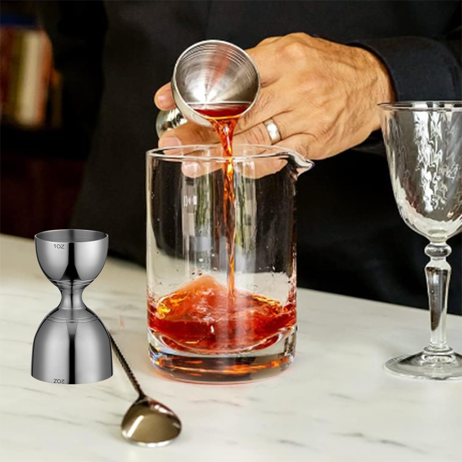 Conjunto de coctelería JOYONE apto para uso diario en casa o bar.