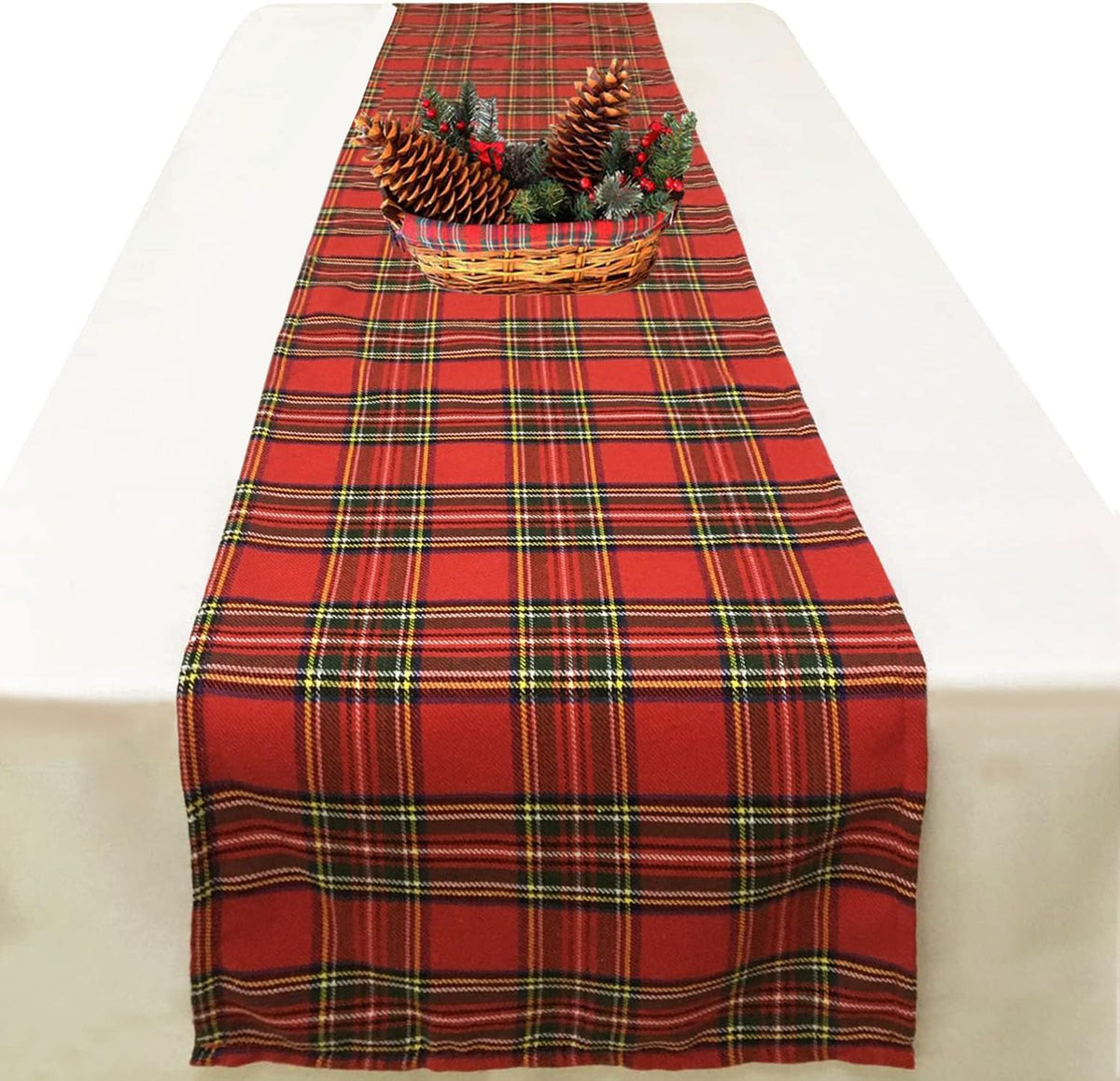 La cinta mantel Joysail tartan 72 pulgadas sobre mesa, ideal para cenas festivas.