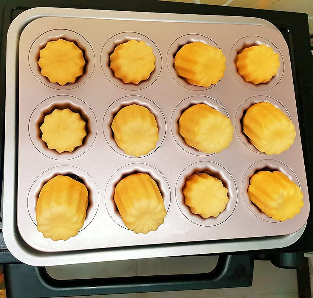 JRVT Love molde caneles 12 cavidades antiadherente, diseño compacto para cocinas pequeñas