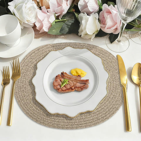 Manteles Jukercici resistentes al calor, útiles para platos calientes en la mesa.
