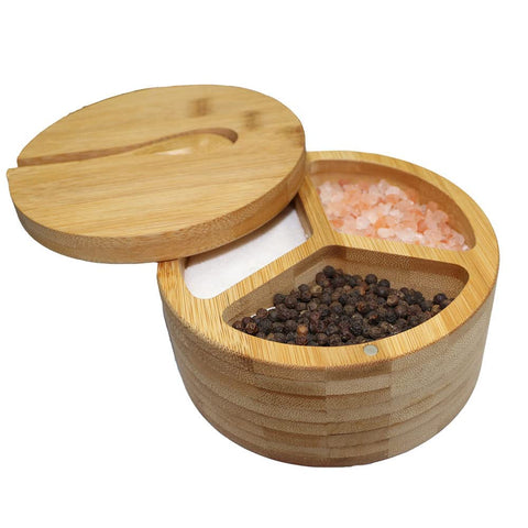 JUSTEMI salero de bambú con tres compartimentos y tapa magnética para acceso rápido.