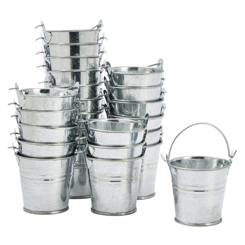 Baldes metálicos mini Juvale en plata para regalos o favores.