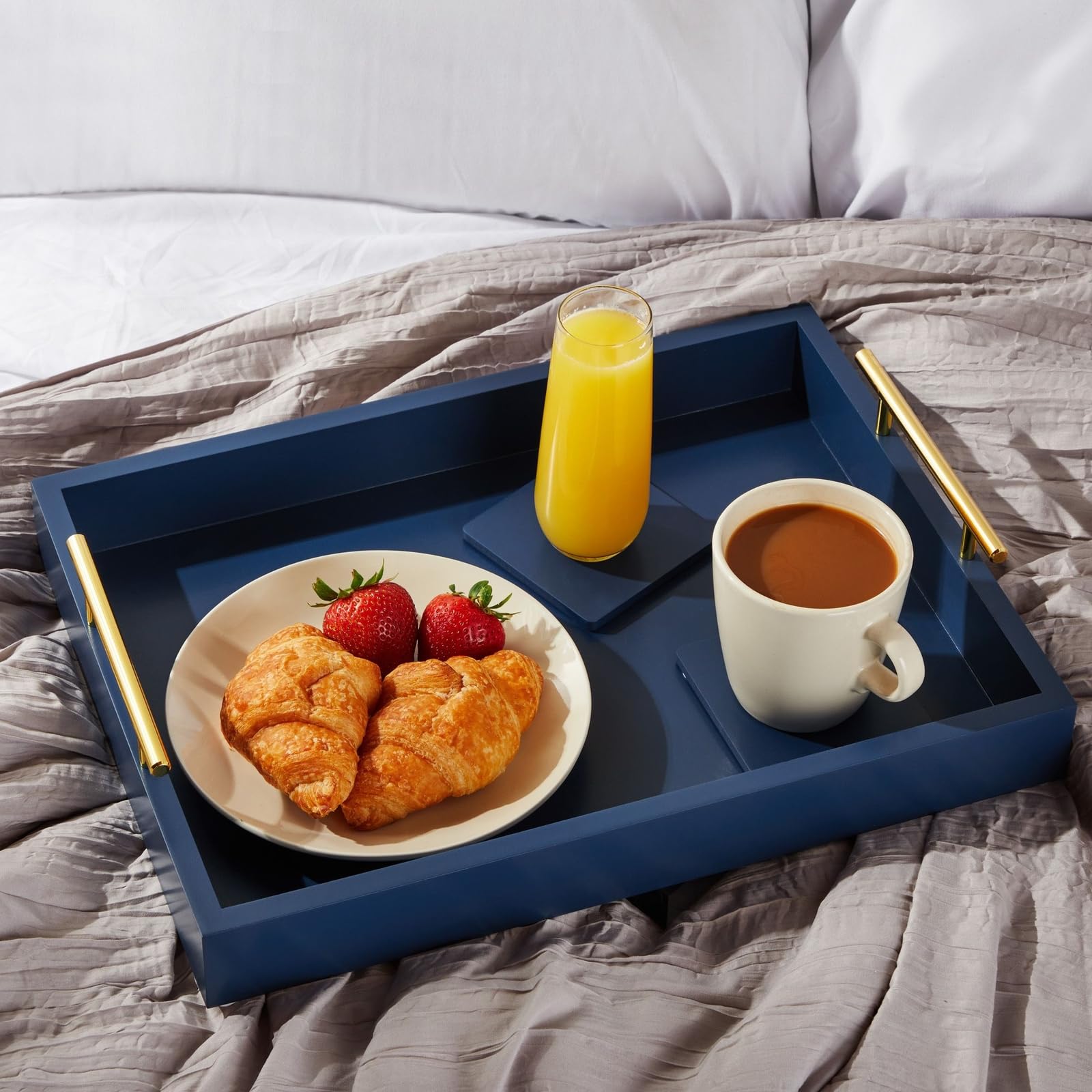Juvale bandeja azul para servir bebidas y aperitivos con elegancia.