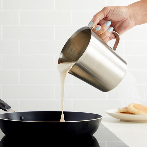 Juvale taza medidora con mango ergonómico para un vertido preciso.