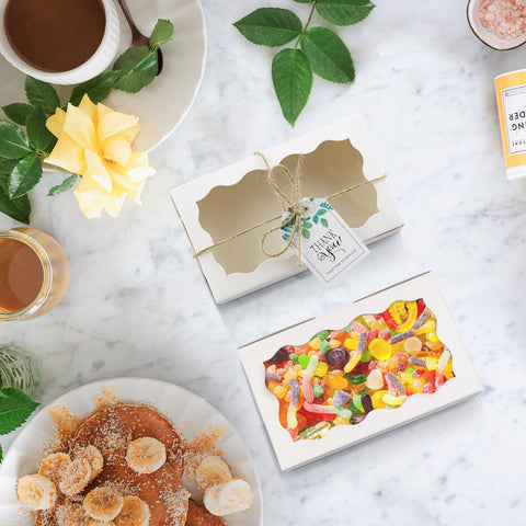 Usos versátiles de Jyongmer: cajas para pastelería y catering.
