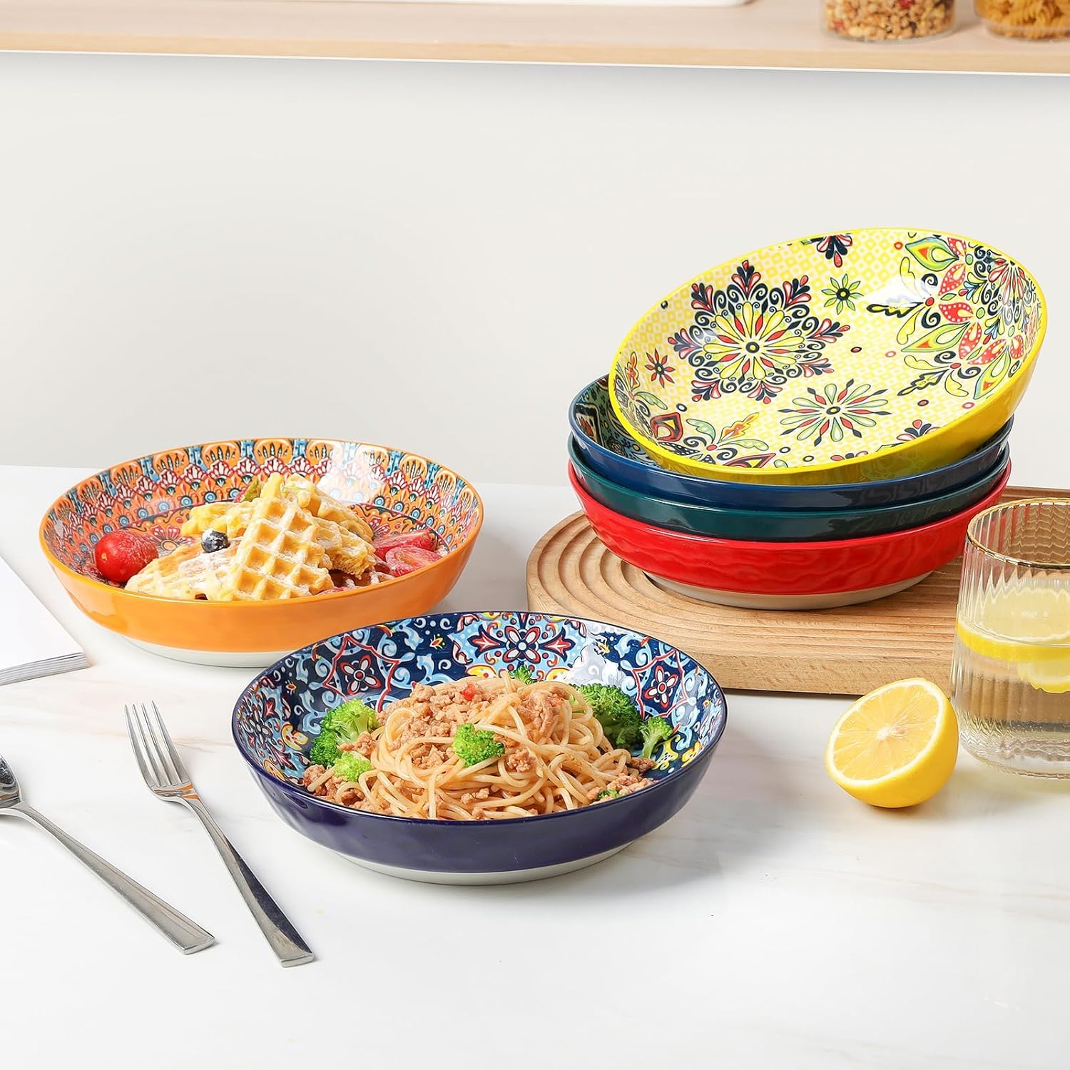 KitchenTour: diseño bohemio colorido que realza la presentación de platos.