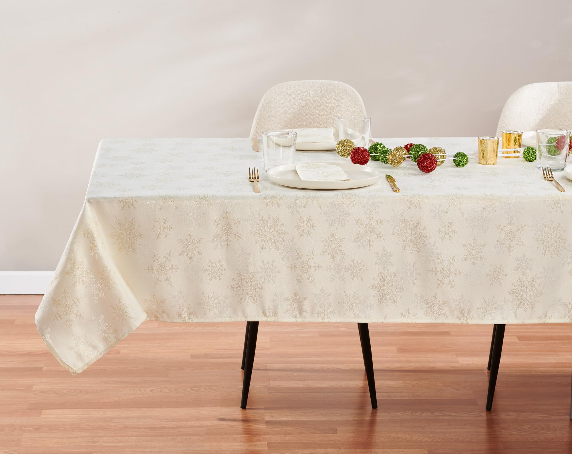 Kadut mantel lujo metalico dorado: brillo duradero para reuniones.