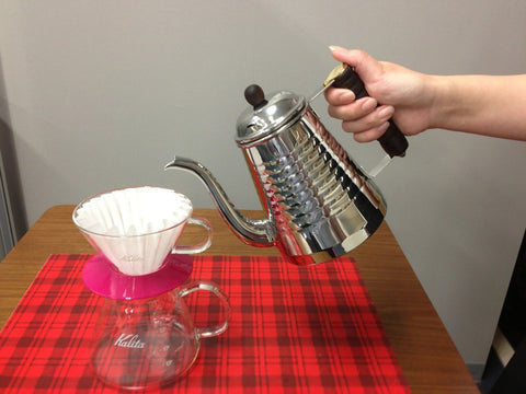Kalita Wave 185 filtros para café, aptos para 4 tazas, apoyo a una extracción uniforme.