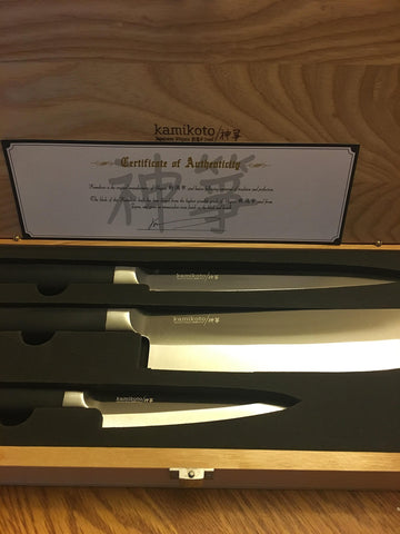 Kamikoto Kanpeki: detalle de cuchillos afilados para cocina diaria