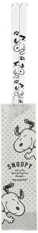 Palillos claros Kaneshotouki con Snoopy para disfrutar comidas con estilo.