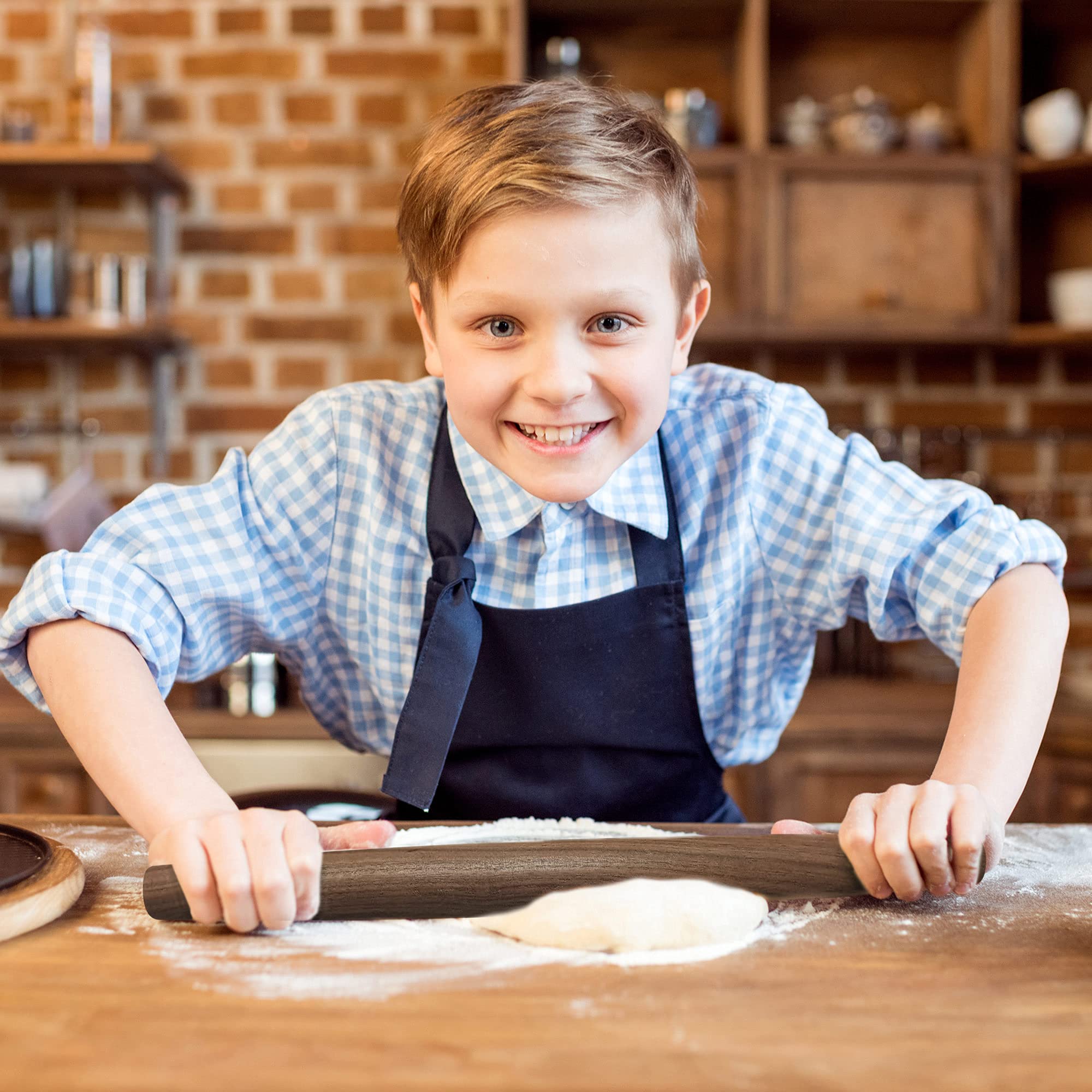 Uso diario en la cocina con el rodillo KARRYOUNG para fondant y masa de pizza