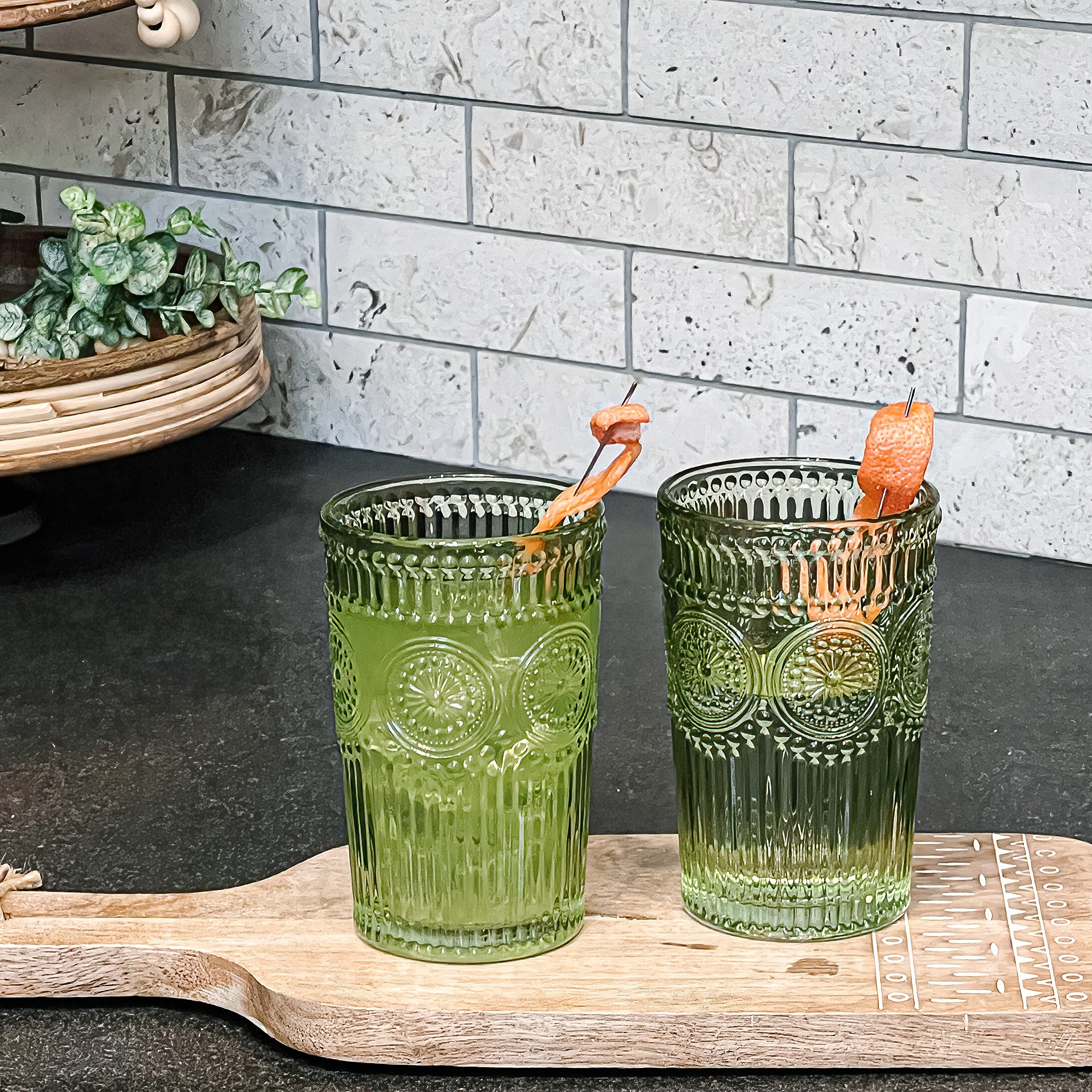 Conjunto Kate Aspen de seis vasos verdes, colección versátil para la mesa.