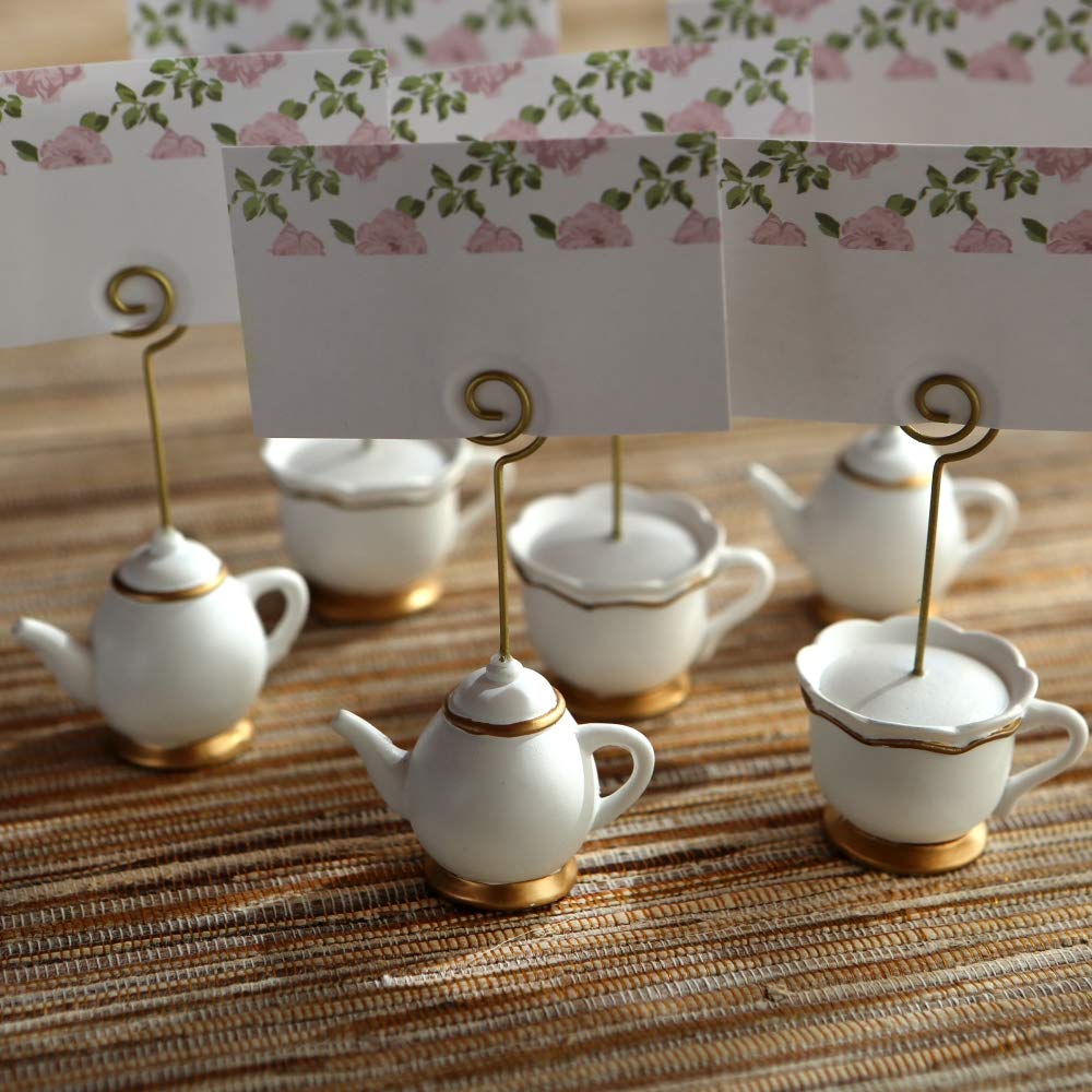 Conjunto de seis porta-tarjetas en mesa de té, estilo chic Kate Aspen.