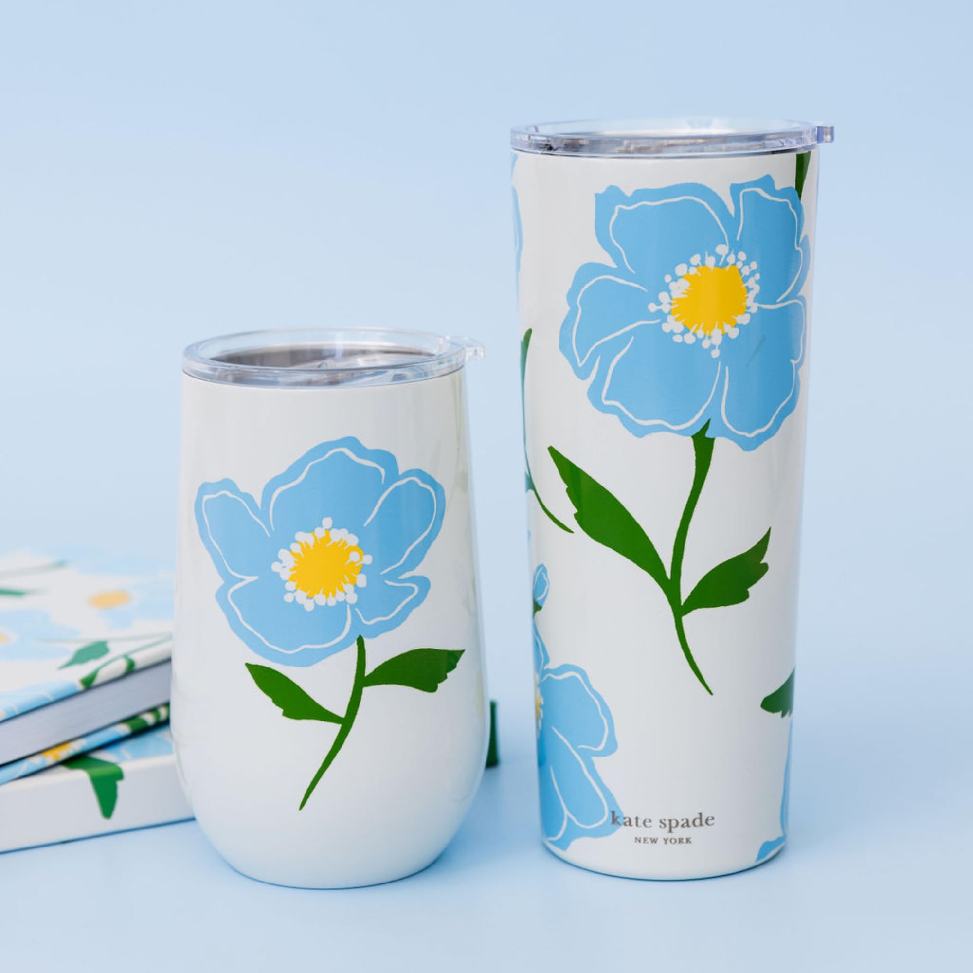 Colores brillantes sol-floral de kate spade new york para alegrar la rutina.