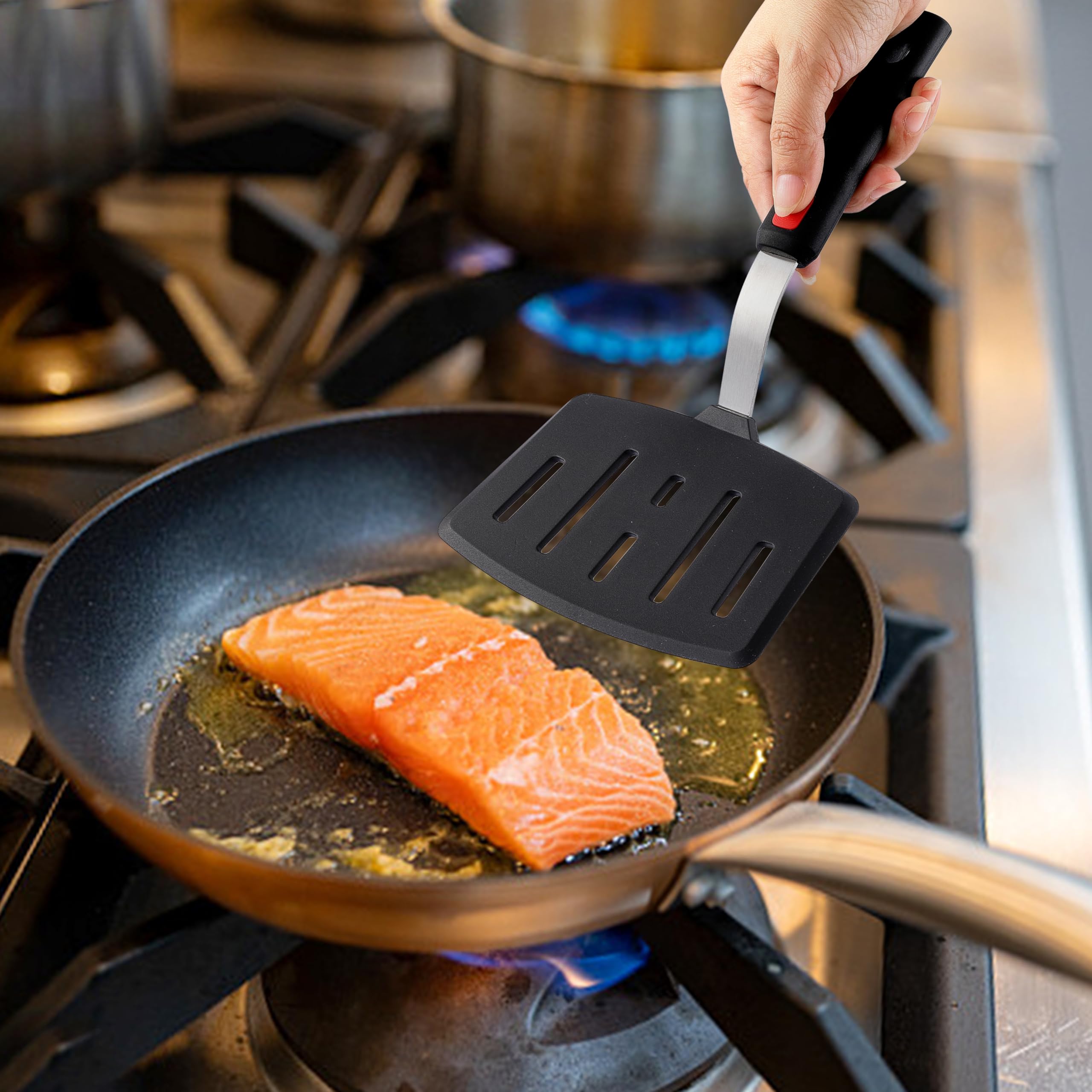 Uso diario en cocina con espátula KCKHFA ligera y duradera