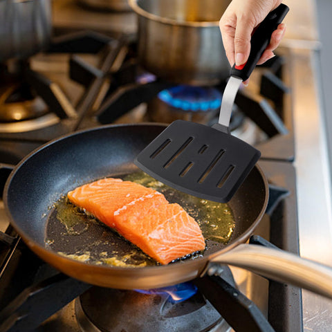 Uso diario en cocina con espátula KCKHFA ligera y duradera