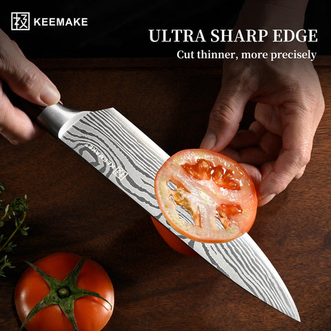 KEEMAKE mango ergonómico de Pakkawood ofrece agarre cómodo incluso con manos mojadas.