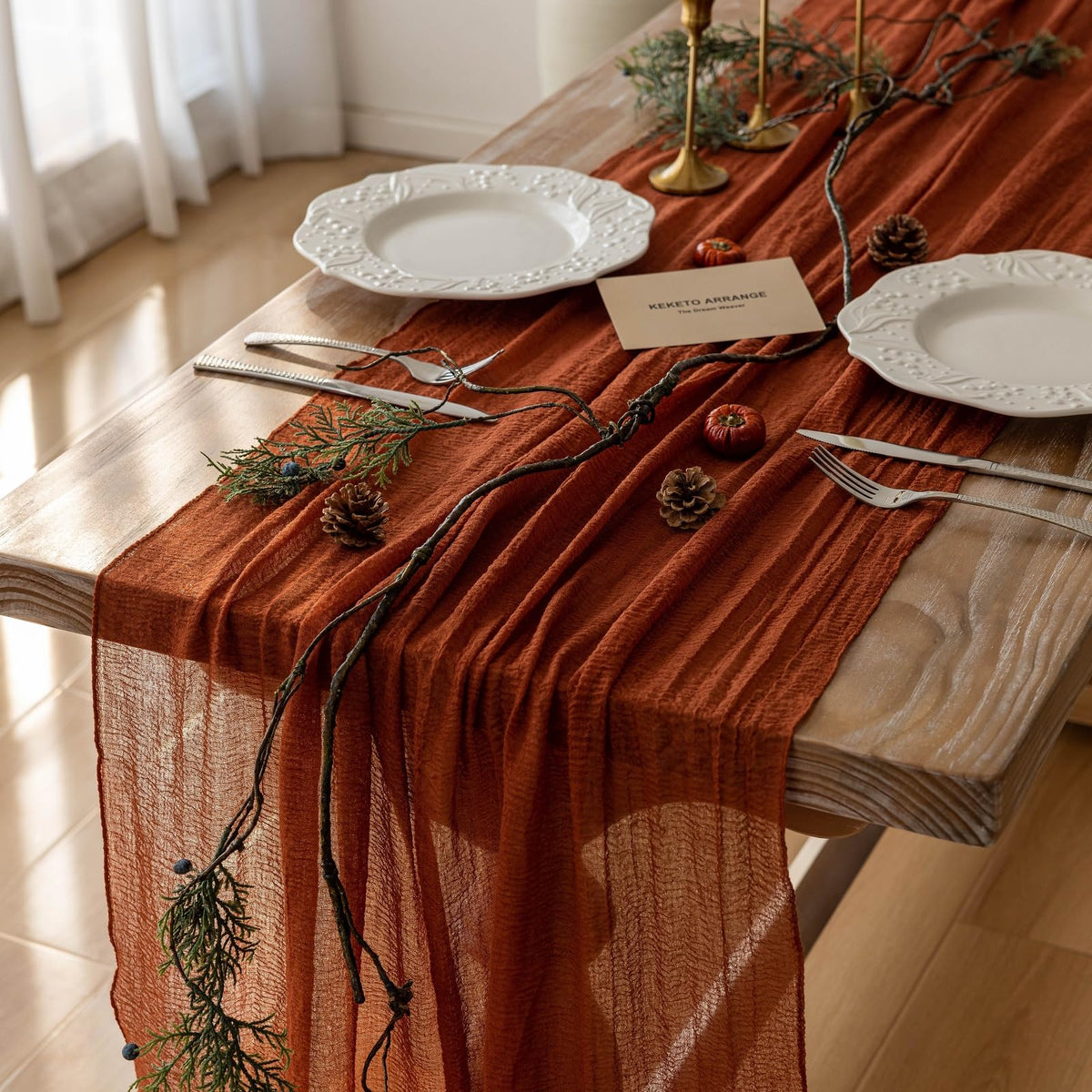 Keketoarrange corredor de mesa terracota 120p en escena principal, ideal para cenas festivas