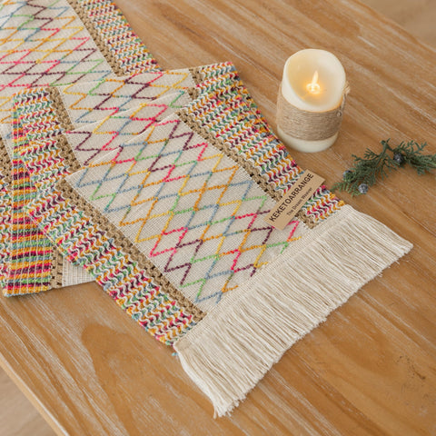 Mantel Keketoarrange Bohemio Primavera con bordes de macramé para decoración rústica.