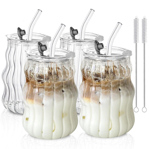 Vaso acanalado de KEMORELA 540 ml con tapa, ideal para bebidas frías.