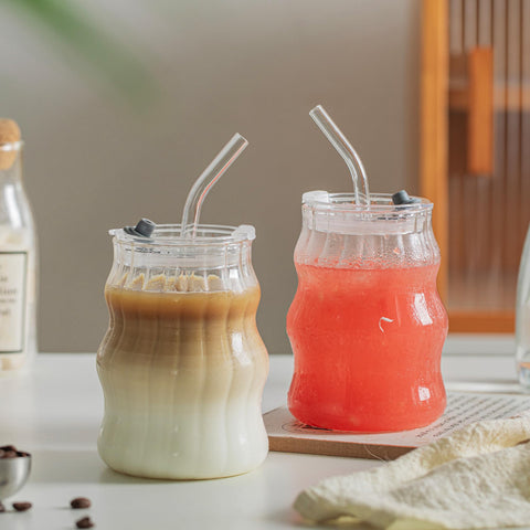 Vaso acanalado KEMORELA 540 ml para uso diario en casa u oficina.
