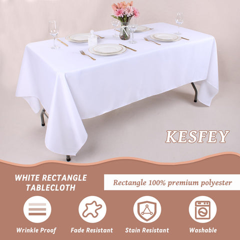 Mantel Kesfey blanco rectangular en mesa de fiesta interior