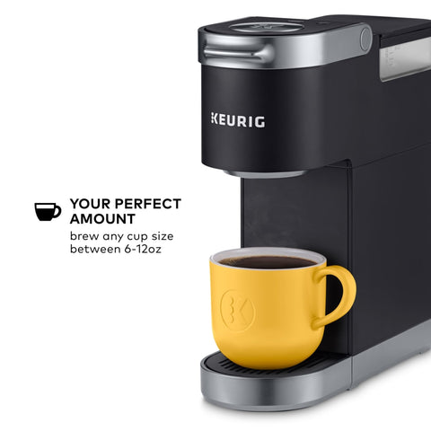 Keurig K-Mini Plus, bandeja de goteo retirable para limpieza rápida.