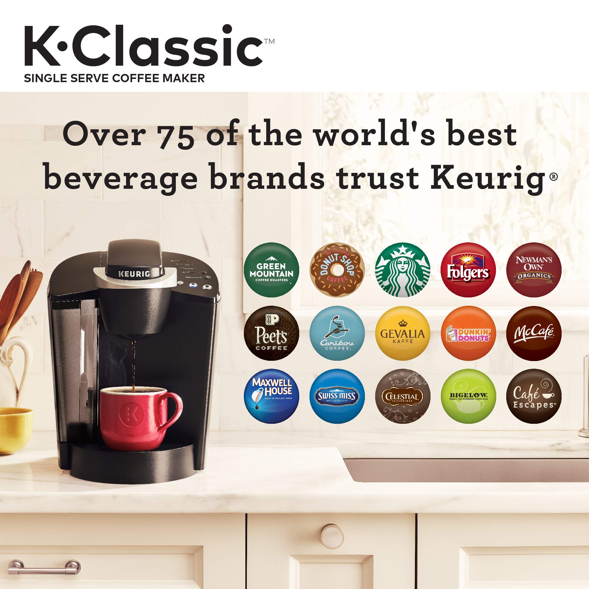 Keurig K-Classic tapa frontal ergonómica para un uso cómodo.