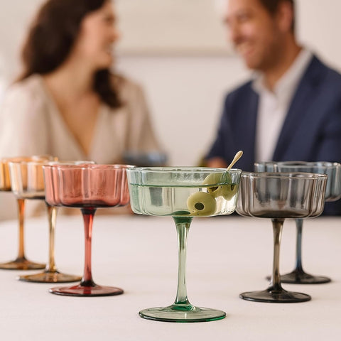 Copa Khen Flower Vintage granate, ideal para servir martinis con estilo.