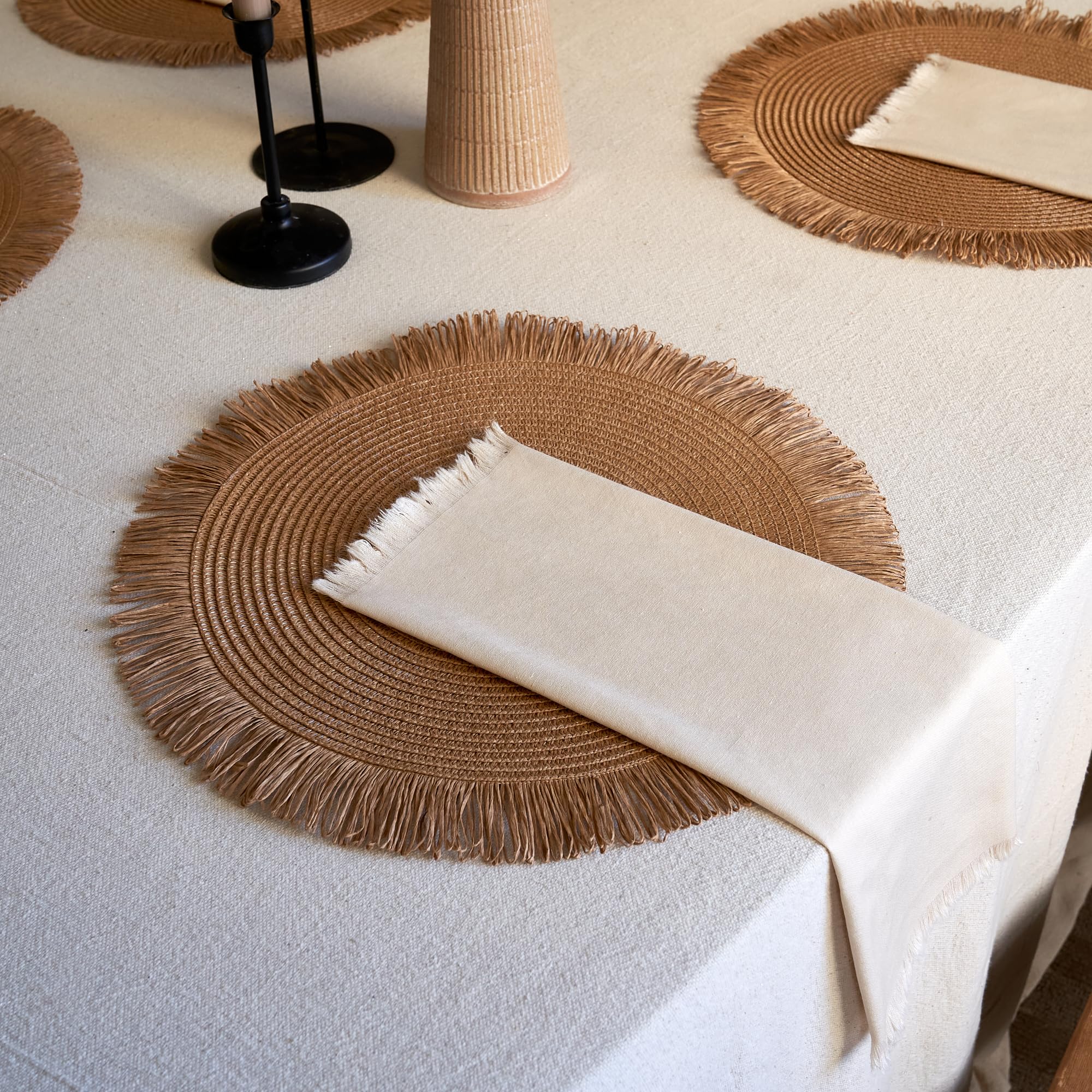 KIBAGA presentación de cena boho, aspecto limpio y elegante.