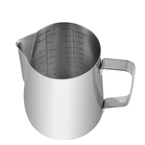 Copa de medición Kichwit en acero inoxidable con mango para manejo cómodo.