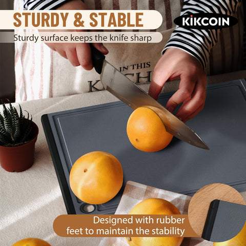 Kikcoin: tabla pequeña gris para frutas y toppings listos para servir.