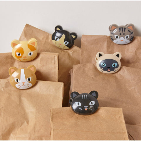 Clip de cierre firme de gato Kikkerland ideal para bolsas de meriendas y café.