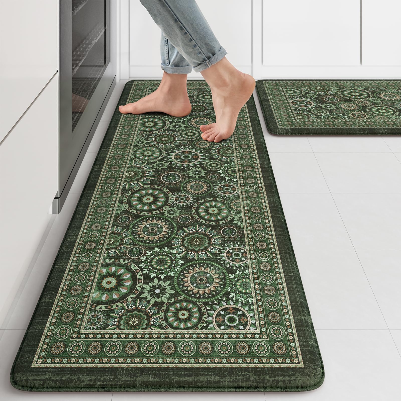 Almohadilla KIMODE 17x47, primer plano, anti-fatiga para pies y espalda en la cocina.
