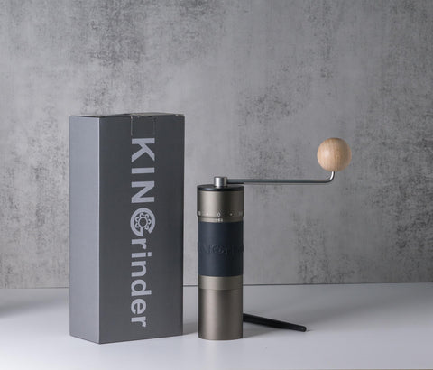 KINGrinder K6 diseño metálico robusto para uso duradero.